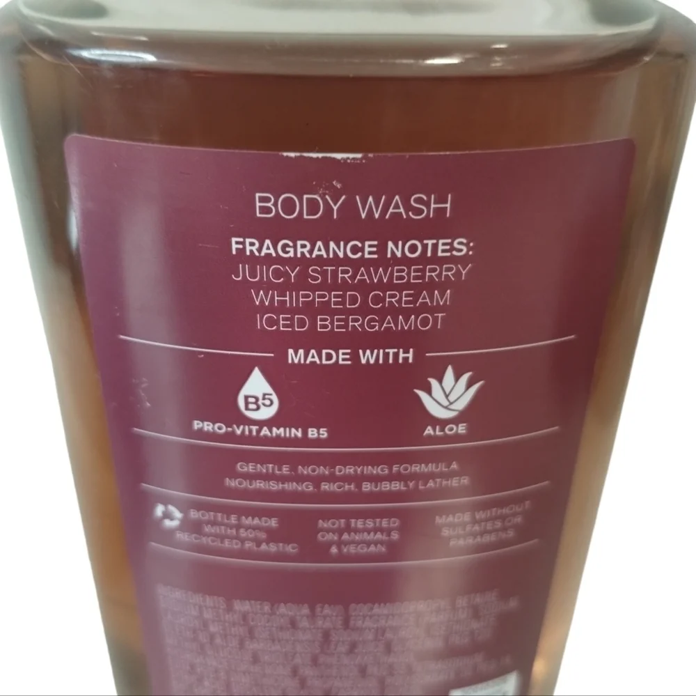 STRAWBERRY SNOWFLAKES Bath and Body‎ Works Body Wash SALE 3x $33